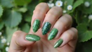 28 Vibrant Green Nail Ideas for Eco-Chic